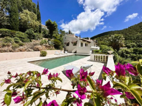 Villa Blanche pour 8 personnes avec piscine privée à La Londes-Les-Maures
